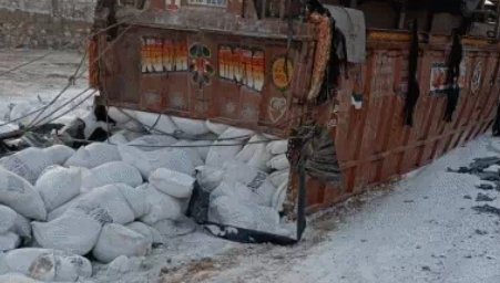 Tragic Road Accident Near Nawan on Jaipur-Nagaur Mega Highway: Two Youths Killed