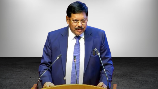 Controversy in Supreme Court: Lawyer tries to throw shoe at Chief Justice, disrupts proceedings