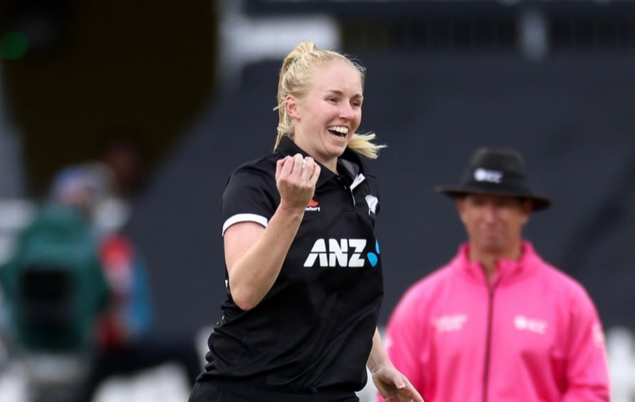 New Zealand player Hannah Rowe has been named in place of the injured Flora Devonshire.