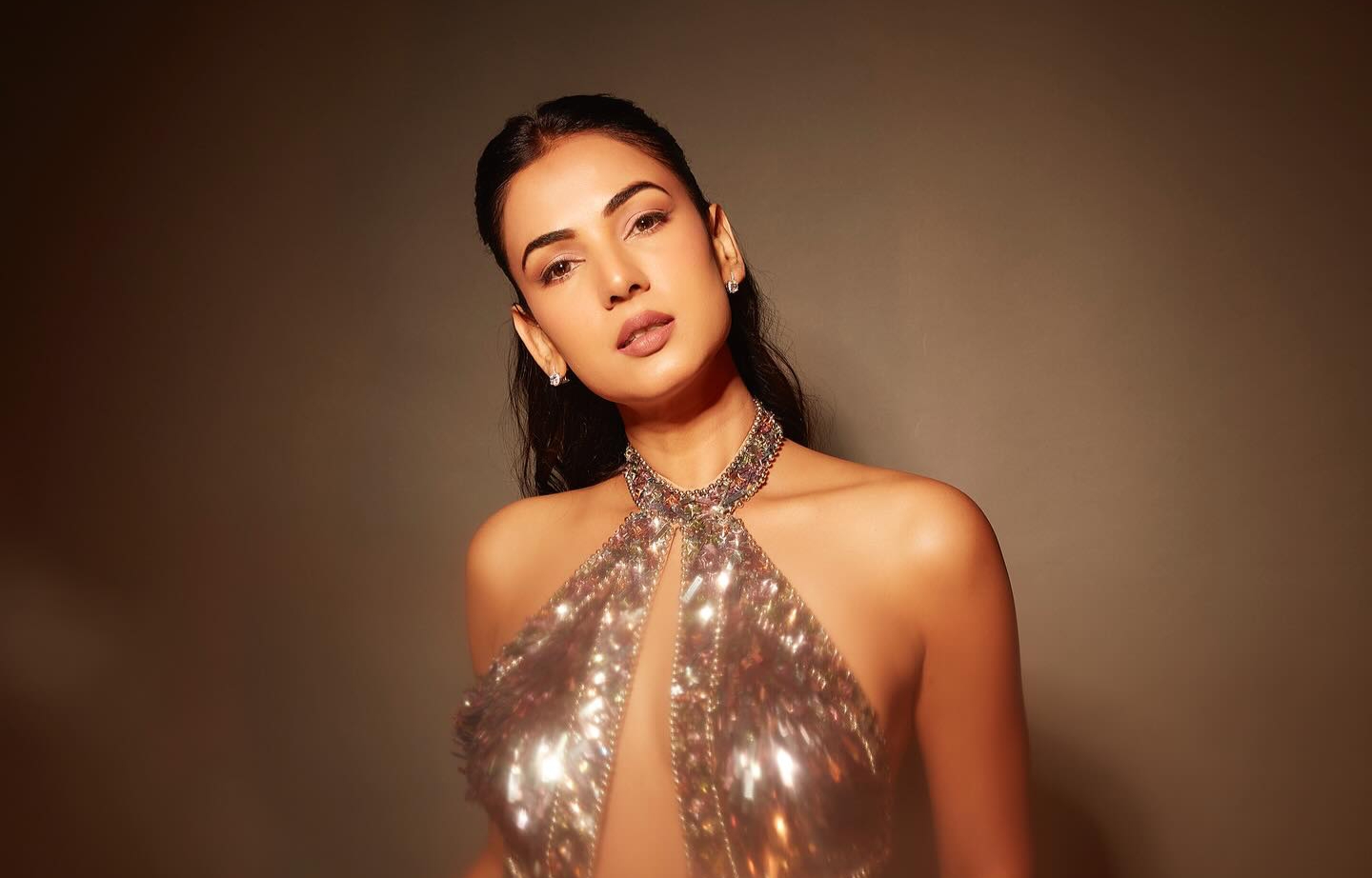 Sonal Chauhan’s glamorous look on Diwali, shared a glamorous picture on Instagram