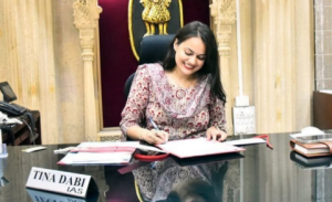 IAS Tina Dabi: Barmer Collector Tina Dabi will receive an award of Rs 2 crore, the President will present it